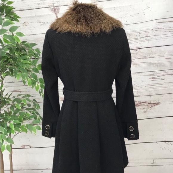 Steve Madden Coat with fur trum - Picture 4 of 5